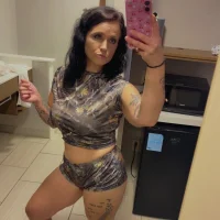 CurvyTemptation23's Avatar Pic