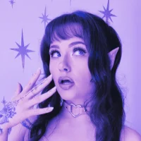 novaivie's Avatar Pic