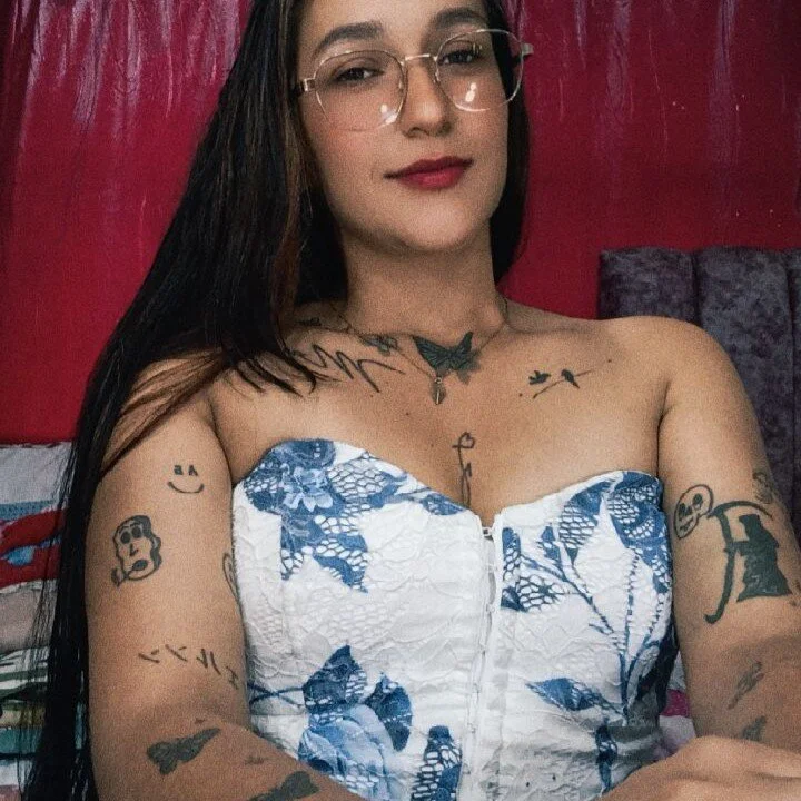 iris__01 profile photo