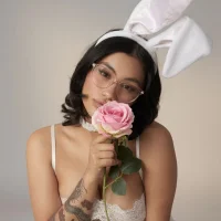 PEACHY_TAY's Profile Pic