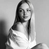 WillaLawrence, Stripchat webcam model