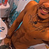 SexSubjectsDen69's Offline Chat Room