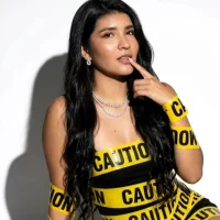 ninaavelvett's Avatar Pic