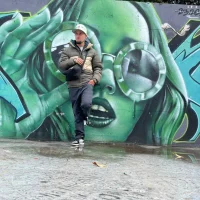 Joneth_men Adlı Modelin Avatarı