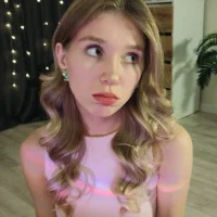 viviaaany Adlı Modelin Avatarı