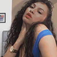 Amber_Gi_ Φωτ, Προφίλ