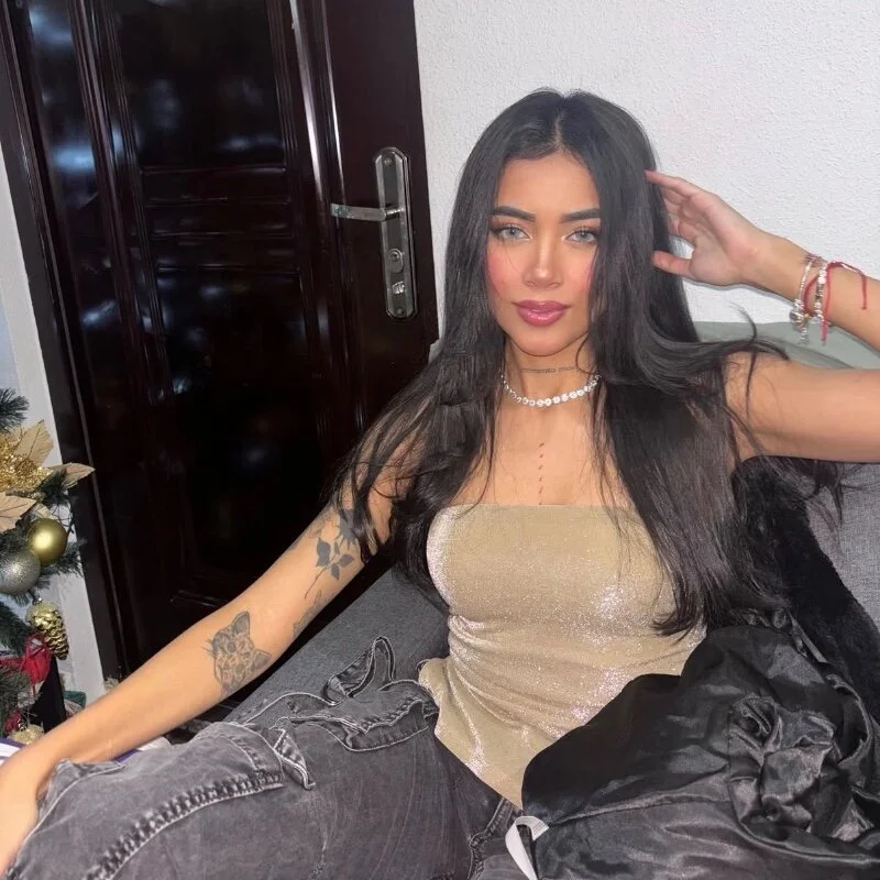 Bellawin06's nudes and profile