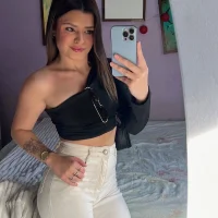 maya_call_hot webcam
