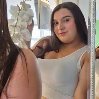 Bella_Martinii's Offline Chat Room