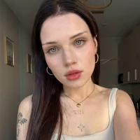 รูปโปรไฟล์ของ LuminaryLuxe