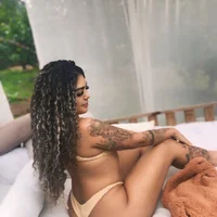 Morena_________ Φωτ, Προφίλ