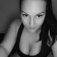 Leenz222's Profile Pic