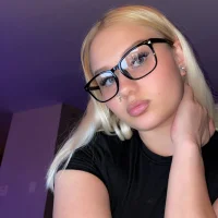 russianpeach3's Avatar Pic