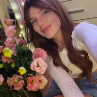 CherryRed_Girl's Avatar Pic