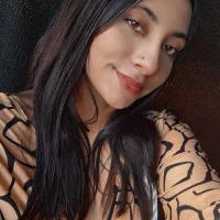 Mile__Cutte Φωτ, Προφίλ