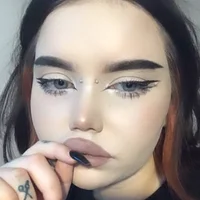 ChrystelLarol's Profile Pic