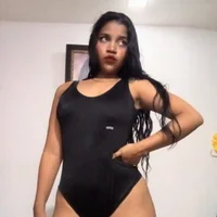 valeria_hot_brunette's Profile Pic