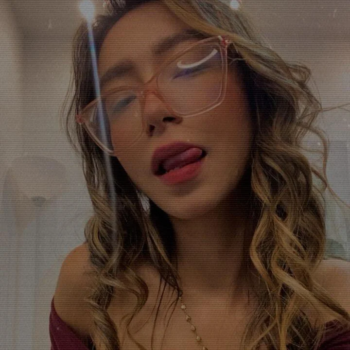 Helen_foxy69 profile photo