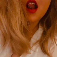 julie29's Profile Pic