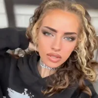 paranoidbimbo's Avatar Pic