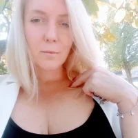 JuliiaLove's Profile Pic