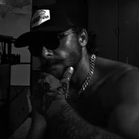 Dogtownpound's Offline Chat Room