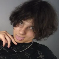 sweet_lucifer666 Adlı Modelin Avatarı