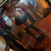 R0xxyFoxxy's Avatar Pic