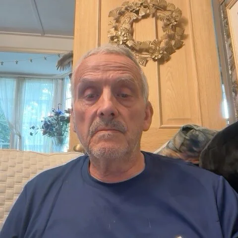 poggles profile photo