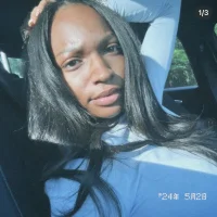 laurenace 的個人資料圖片