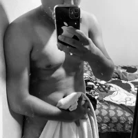 New-Bonee Φωτ, Προφίλ