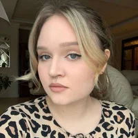 LissaLewis 的个人  资料图片