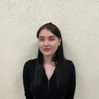 AlinaCurtis Φωτ, Προφίλ