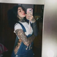 __Kat__'s Avatar Pic