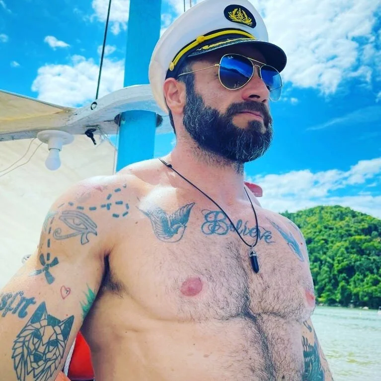 MuscleBearRey Stripchat profile image