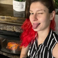 LianaBishop's Avatar Pic