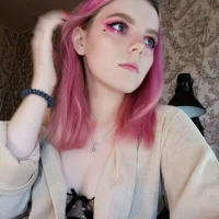 Magdalene11 Φωτ, Προφίλ