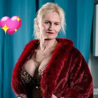 elleserene's Profile Pic