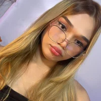 Sweetmikaela20's Profile Pic