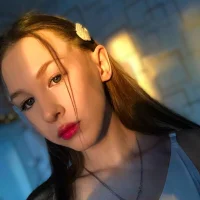 GloriaRobins Φωτ, Προφίλ