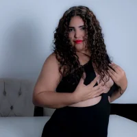 Isabelle_Hall's Profile Pic