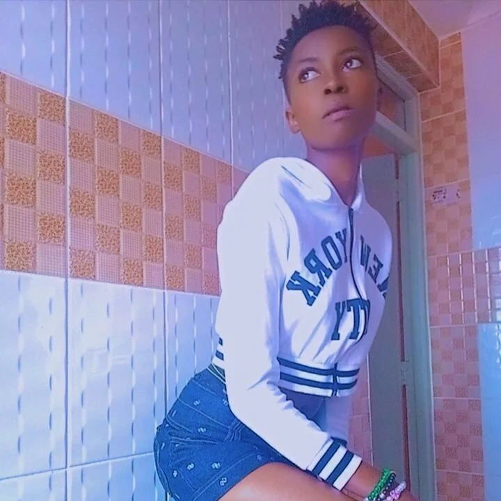 ebony_beb