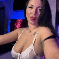 IssabellaNoirs' Avatar Pic