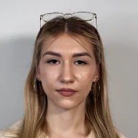 LynetEmily's Profile Pic