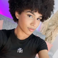 NaomiSaenz_ webcam