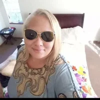 MILF_ColouredCurvy Gambar Avatar