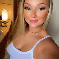 youngMiLF_1998's Profile Pic