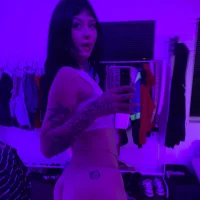 butterfliesinmythroat's Profile Pic