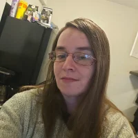 Lark33's Profile Pic