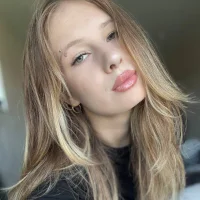 Caroline_Tay's Profile Pic
